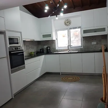Join Our Relaxed House Near The - Mosteiros מוסטיירוס