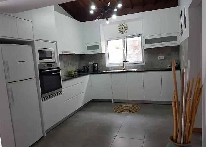 Join Our Relaxed House Near The - Mosteiros (Azores)